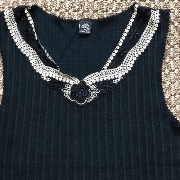 Only Hearts embroidered Blk Stretchy Cotton Tank - Picture 2 of 11